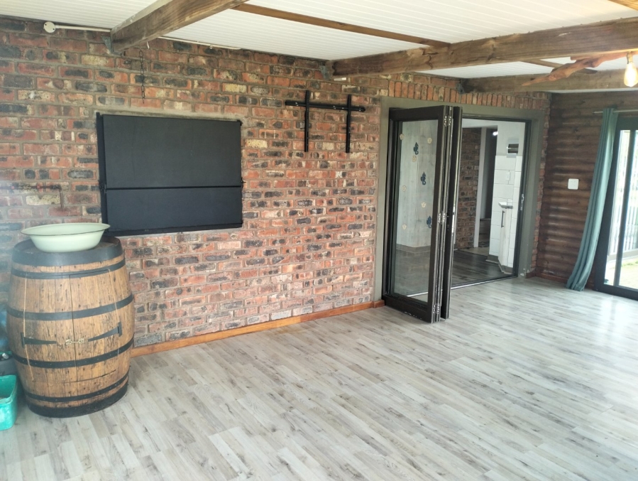 To Let 2 Bedroom Property for Rent in Aalwyndal Western Cape